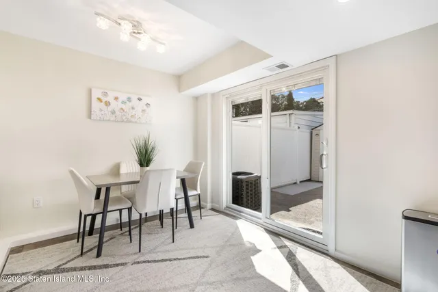 $590,000 | 141 Hampton Green | Arden Heights