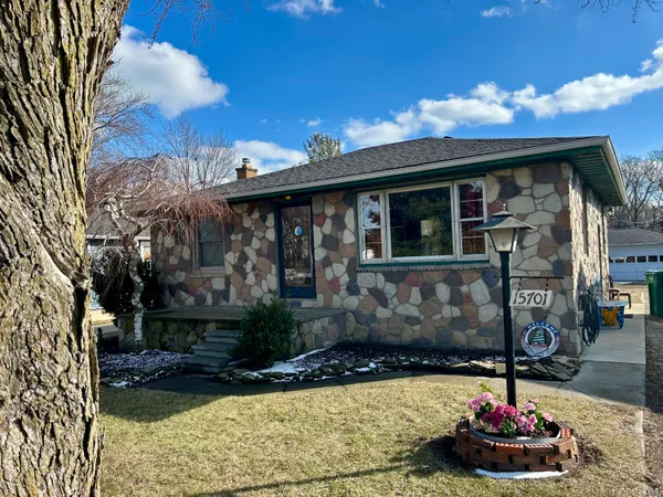 $169,900 | 15701 Heide Street, Rockwood, MI 48173