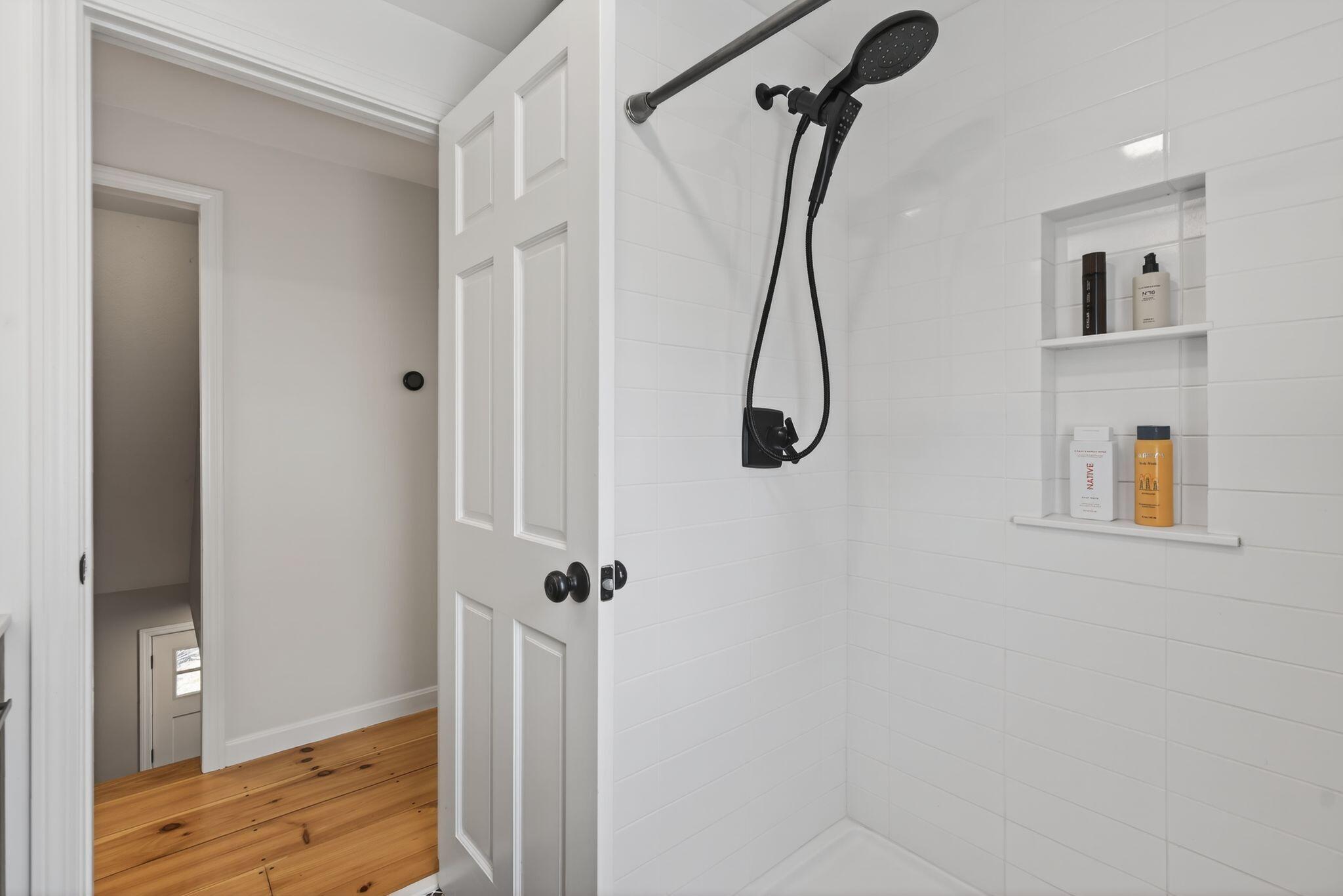 108 Baker Road Freeport, ME 04032 - Photo 25 of 43 Second Floor Bath