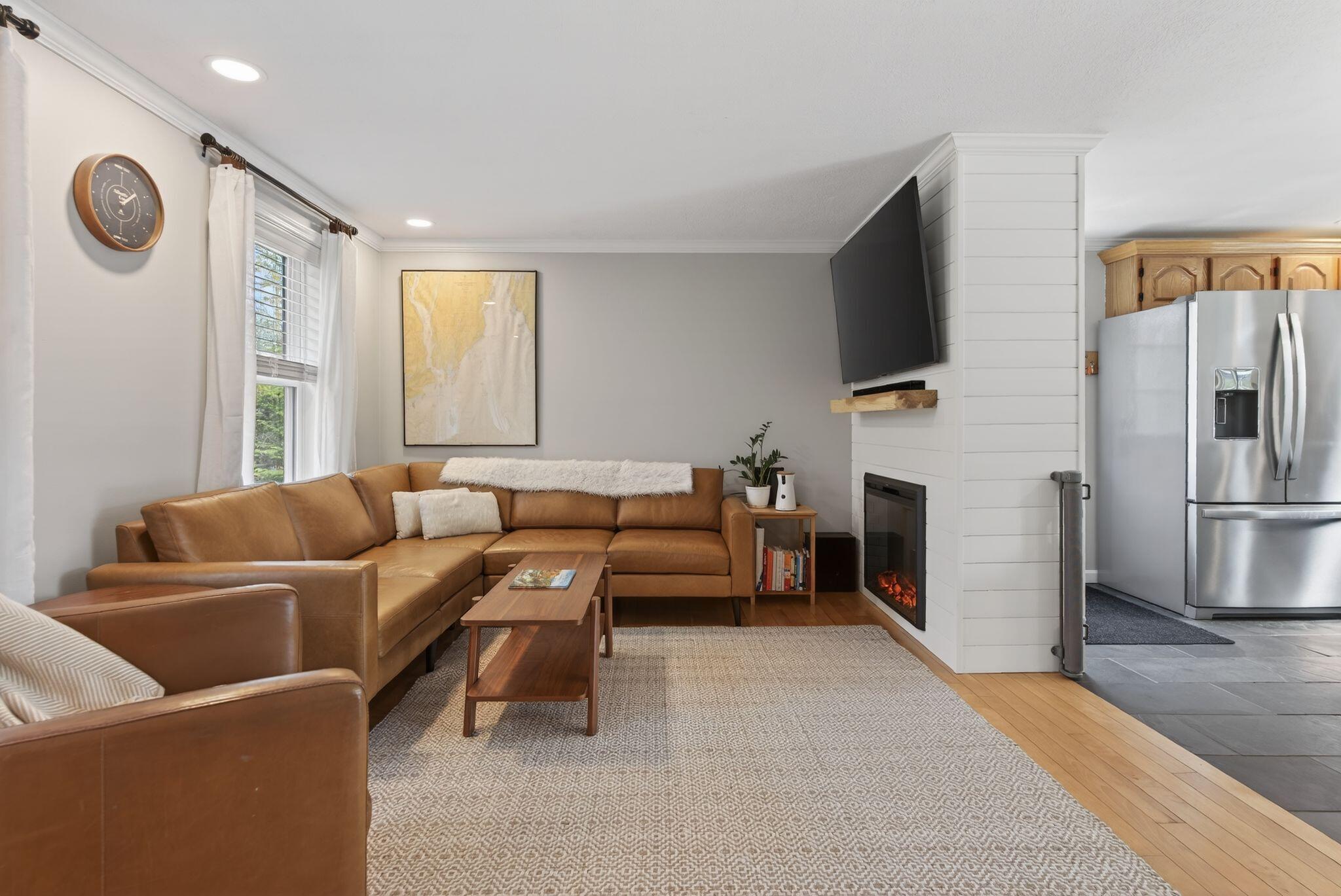 108 Baker Road Freeport, ME 04032 - Photo 9 of 43 Living Room