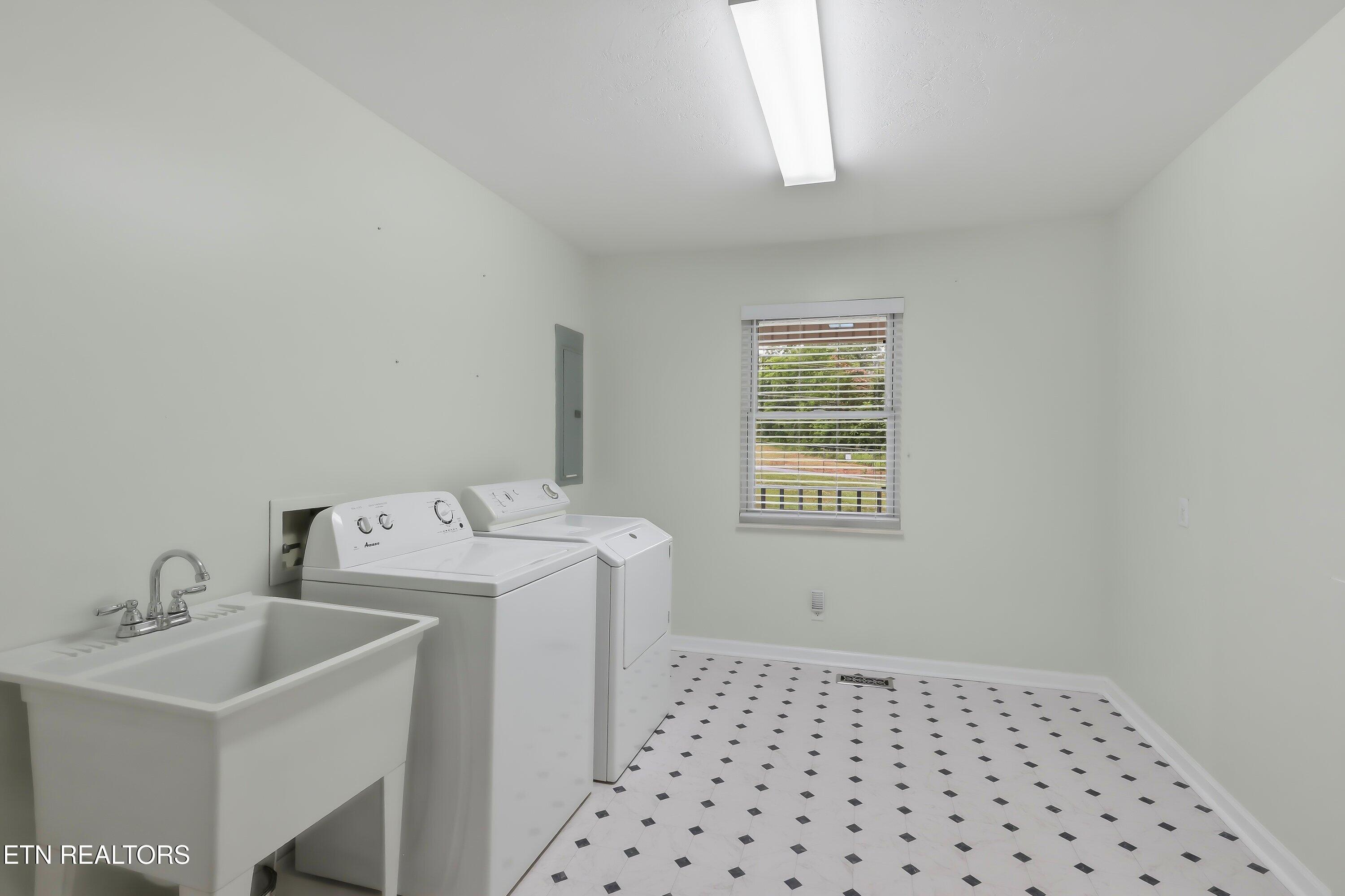 677 Bethel Road Clinton, TN 37716 - Photo 14 of 29 677 Bethel Rd-14