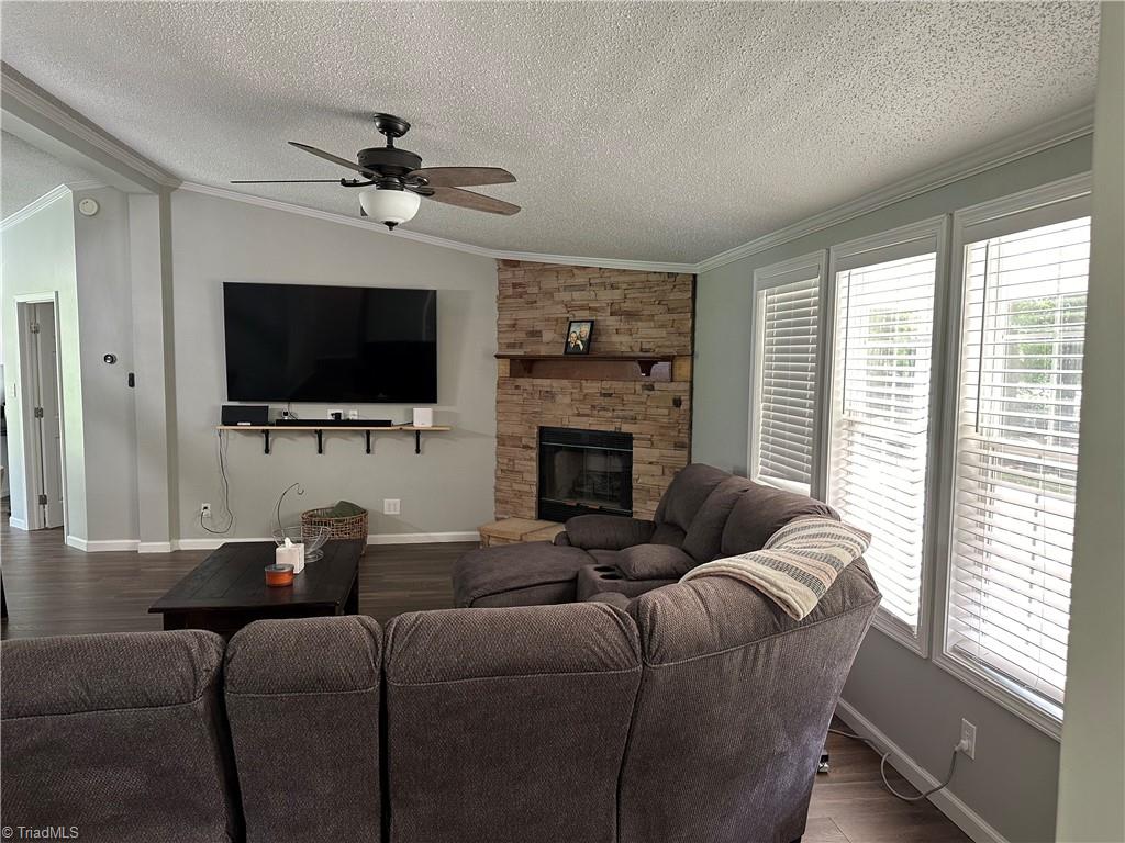 673 Joe Road Mocksville, NC 27028 - Photo 2 of 22 Living Room