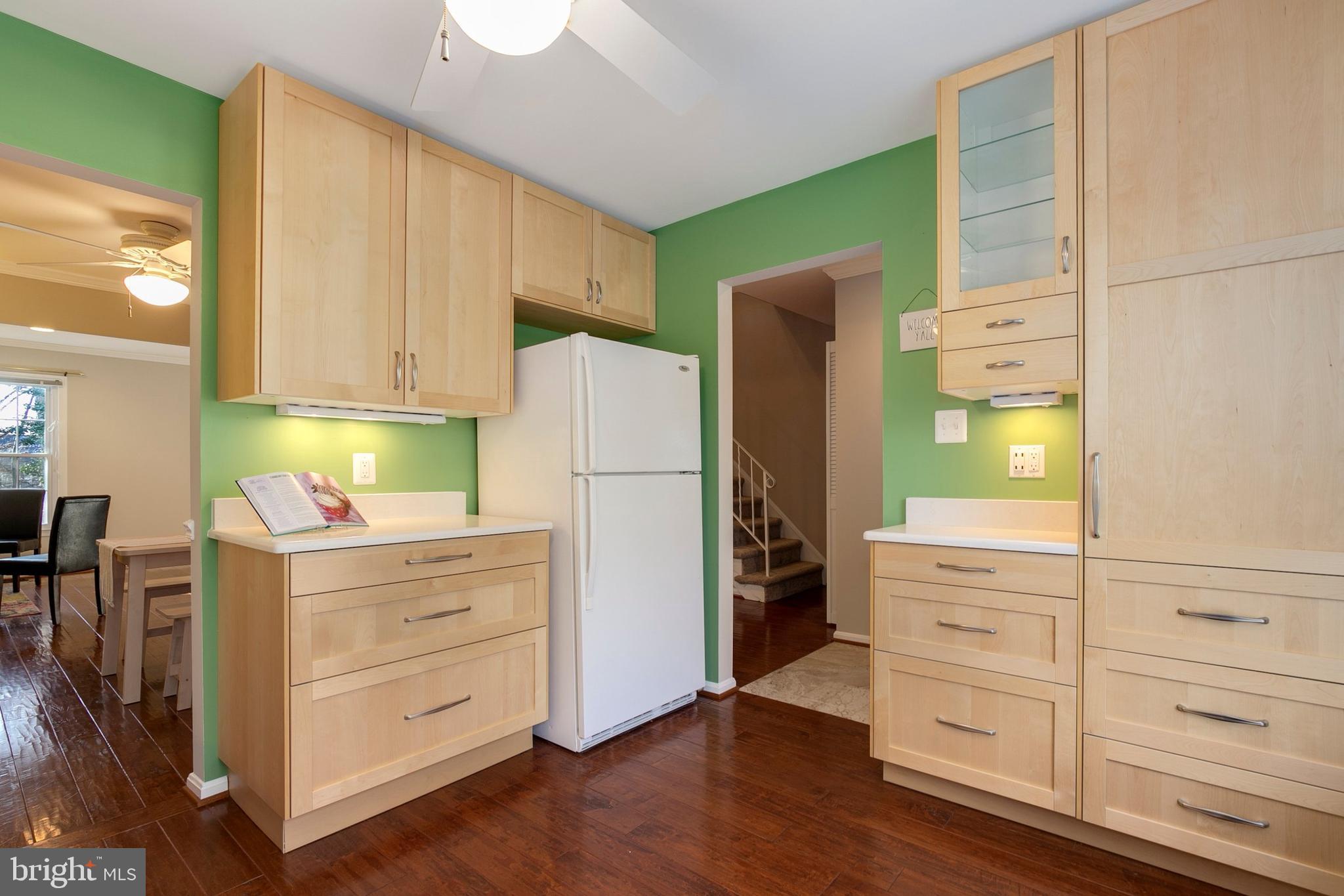 7304 Spring View Court Springfield, VA 22153 - Photo 6 of 32 Gallery Image 6