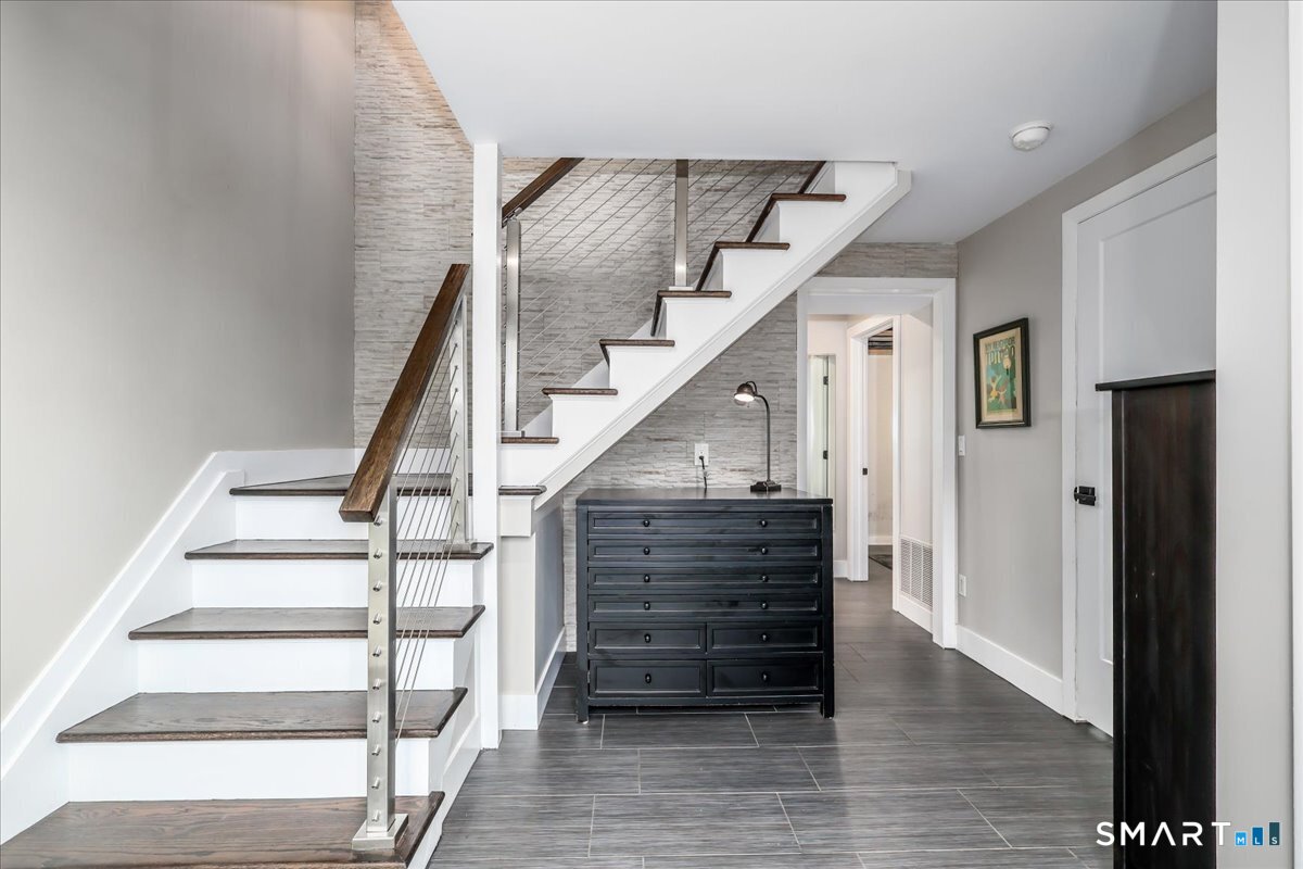 177 Mamanasco Road Ridgefield, CT 06877 - Photo 4 of 40 Gallery Image 4