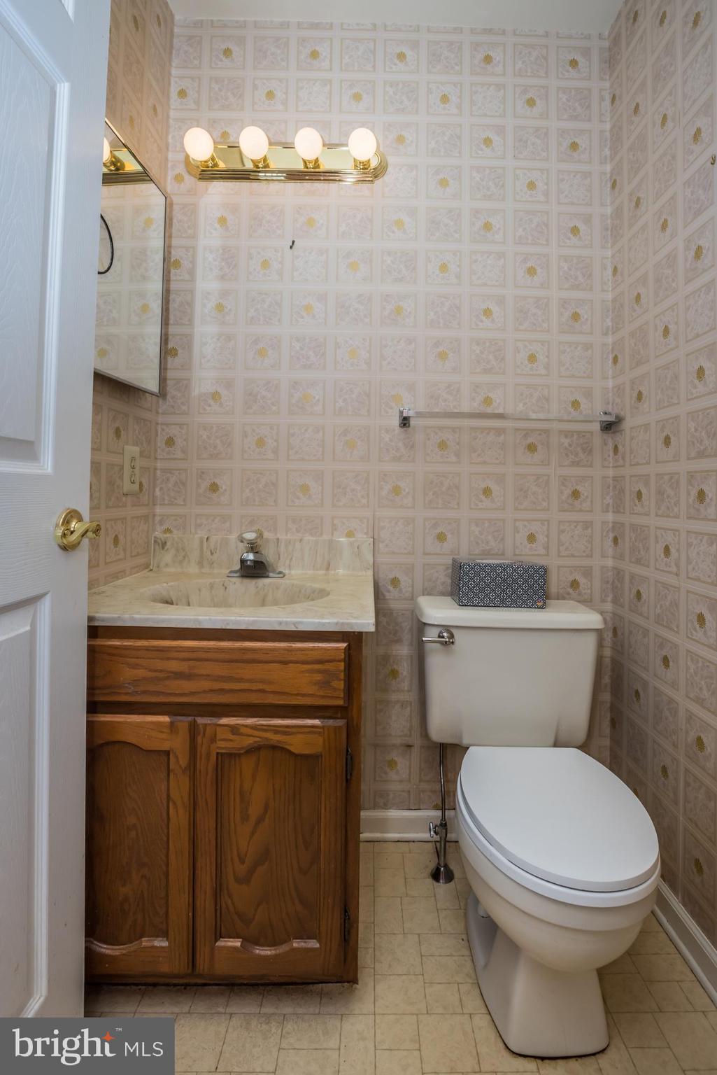 150 Hilton Road Cochranville, PA 19330 - Photo 14 of 31 Powder Room