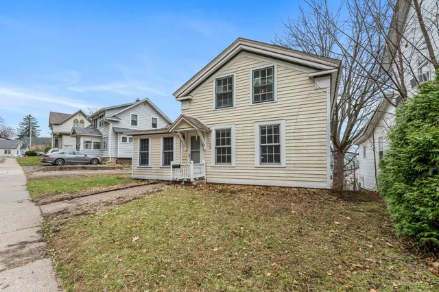 $179,900 | 1130 West 4th Street, Red Wing, MN 55066