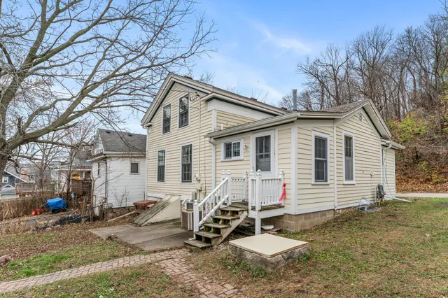 $179,900 | 1130 West 4th Street, Red Wing, MN 55066