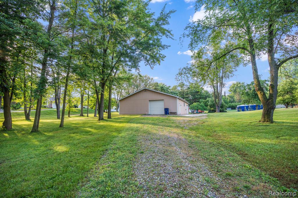 945 East Gunn Road Rochester, MI 48306 - Photo 48 of 55