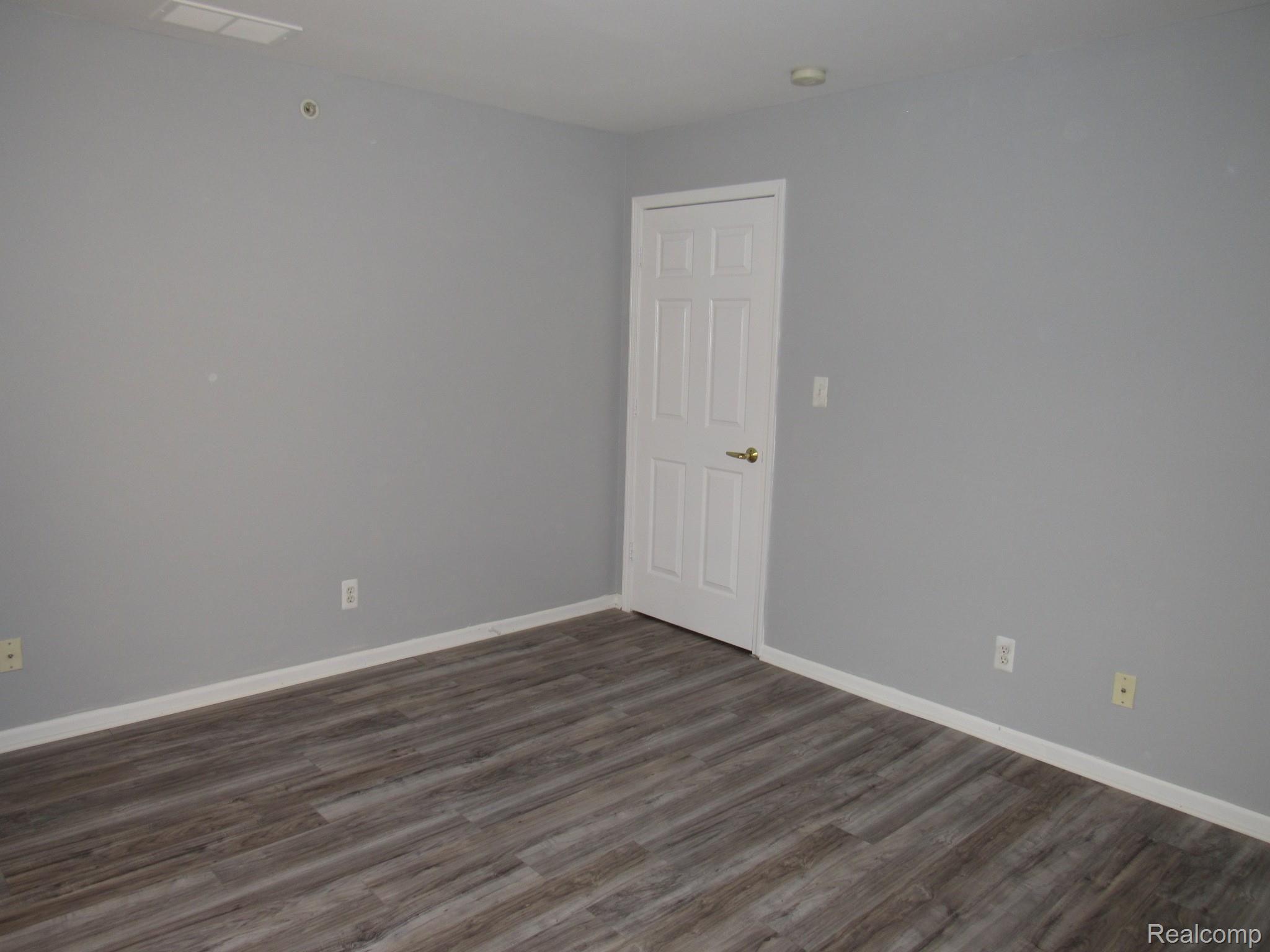 1125 Eureka Road, Unit 203 Wyandotte, MI 48192 - Photo 15 of 17 1125 EUREKA #203