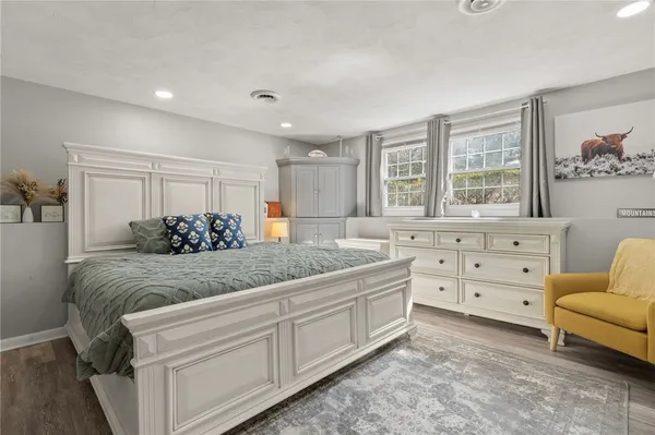 $679,000 | 51 Cove Avenue, Barrington, RI 02806