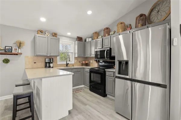 $679,000 | 51 Cove Avenue, Barrington, RI 02806