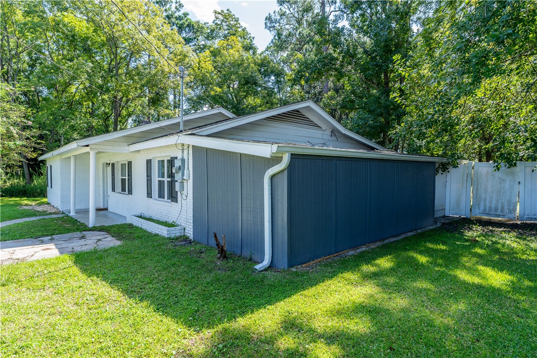 2706 Alice Street Waycross, GA 31501 - Photo 4 of 24