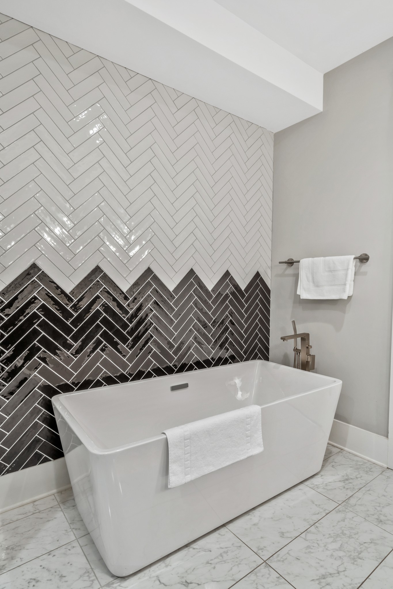 705 27th Avenue North Nashville, TN 37209 - Photo 29 of 41 a close view of sink