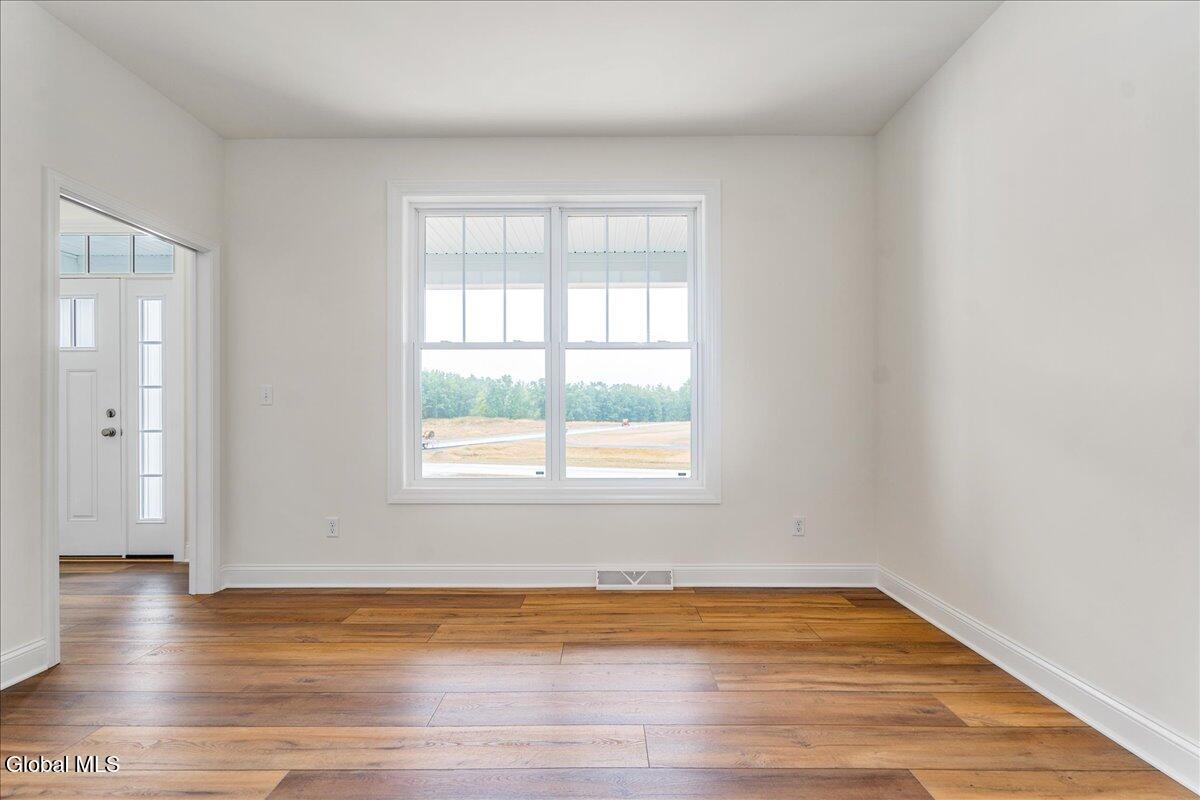 14 Brookhaven Court Wilton, NY 12866 - Photo 11 of 45 15-6 EASTPOINTE DR-16