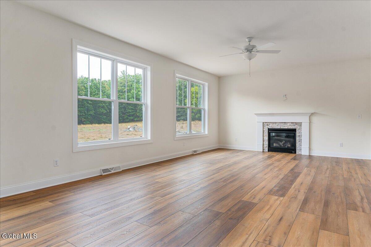 14 Brookhaven Court Wilton, NY 12866 - Photo 15 of 45 23-6 EASTPOINTE DR-2