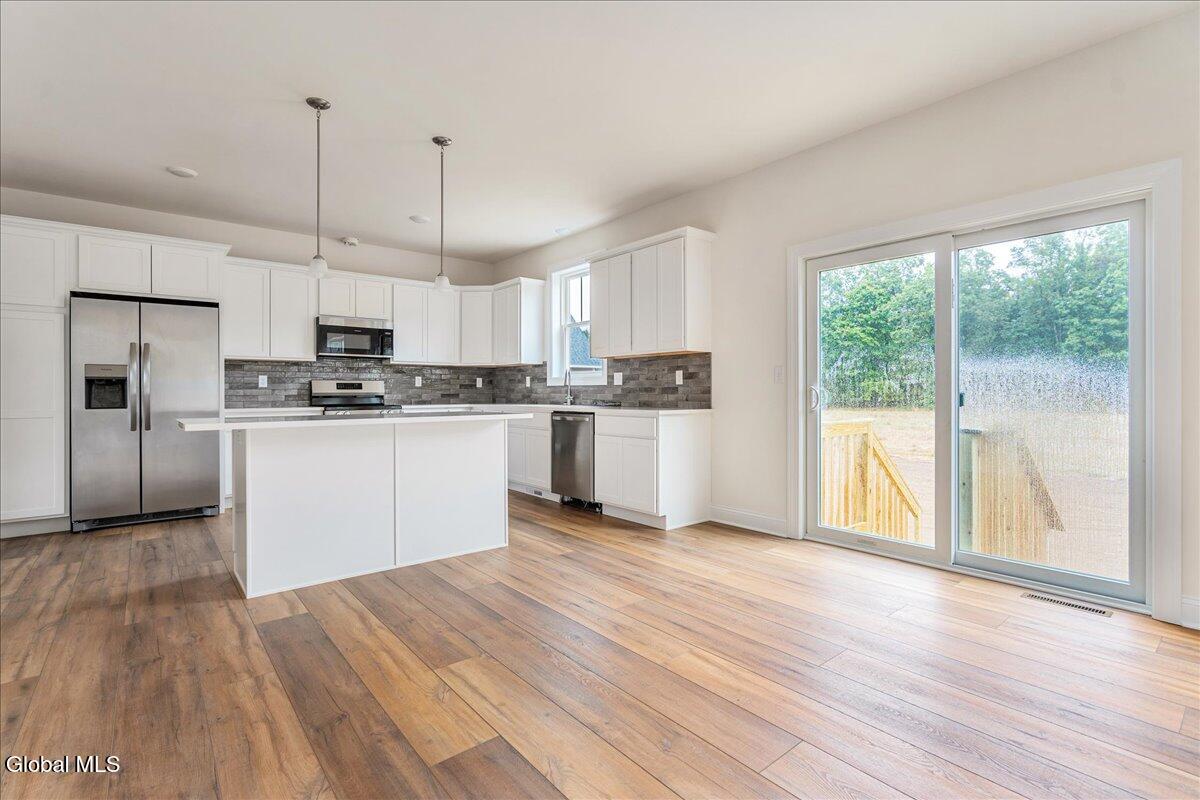 14 Brookhaven Court Wilton, NY 12866 - Photo 37 of 45 49-6 EASTPOINTE DR-4