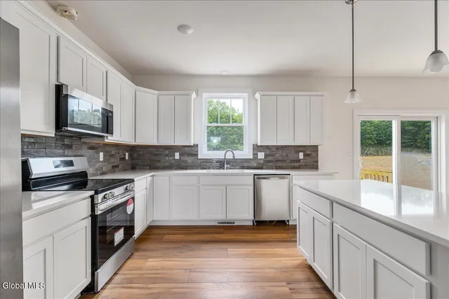 $741,500 | 14 Brookhaven Court, Wilton, NY 12866