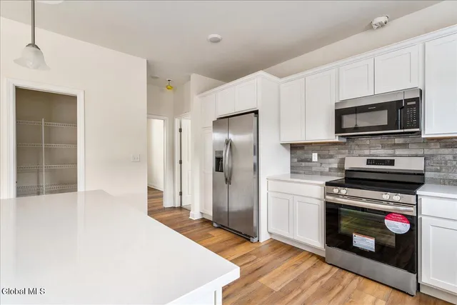 $741,500 | 14 Brookhaven Court, Wilton, NY 12866