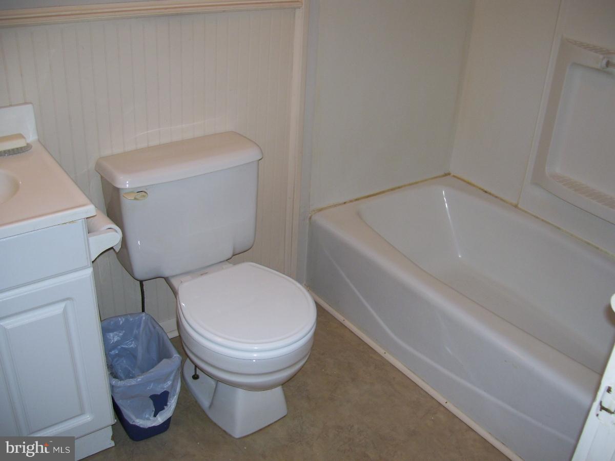 507 Westminister Road Edgewater, MD 21037 - Photo 6 of 10 BATH