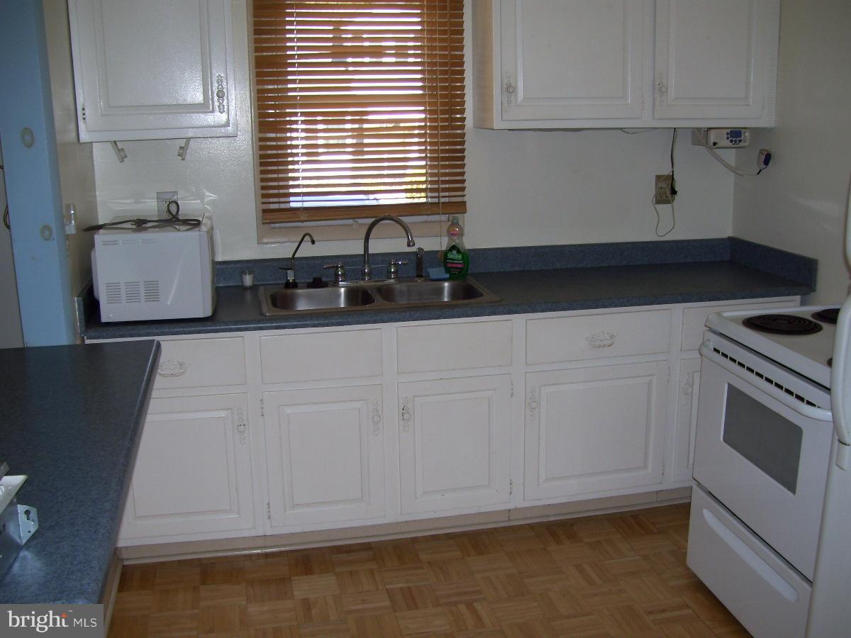 507 Westminister Road Edgewater, MD 21037 - Photo 8 of 10 KITCHEN
