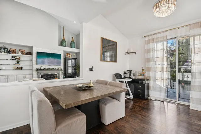 $649,900 | 34115 North Wooded Glen Drive, Grayslake, IL 60030