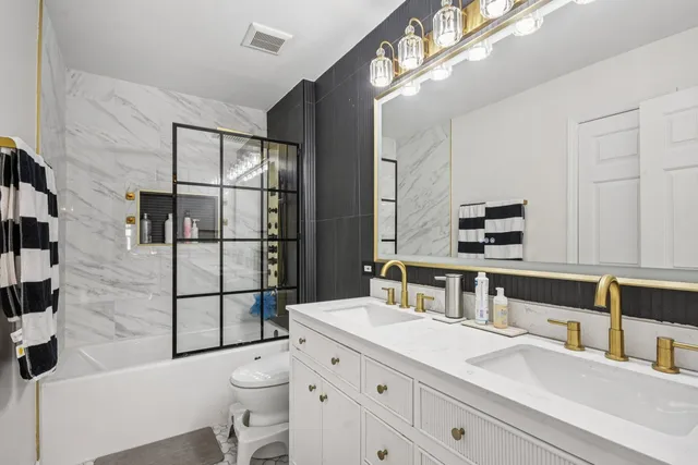 $649,900 | 34115 North Wooded Glen Drive, Grayslake, IL 60030