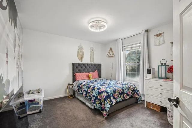 $649,900 | 34115 North Wooded Glen Drive, Grayslake, IL 60030