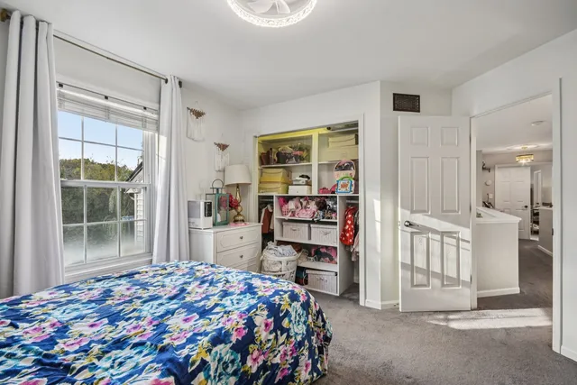 $649,900 | 34115 North Wooded Glen Drive, Grayslake, IL 60030