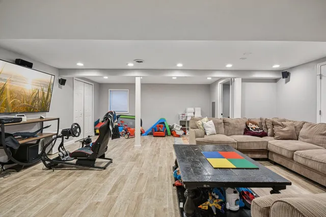 $649,900 | 34115 North Wooded Glen Drive, Grayslake, IL 60030