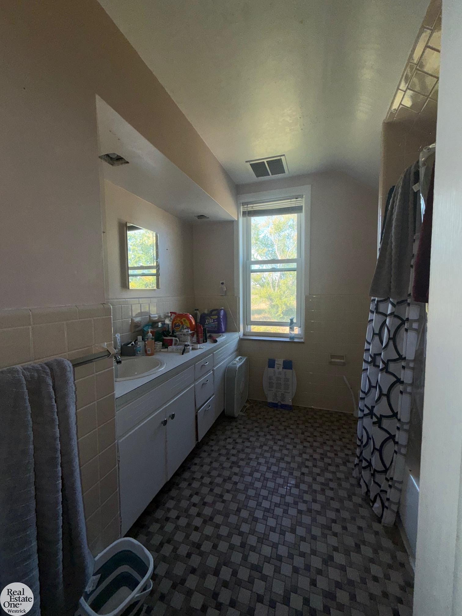 7742 River Road Marine City, MI 48039 - Photo 16 of 25 Bathroom second level