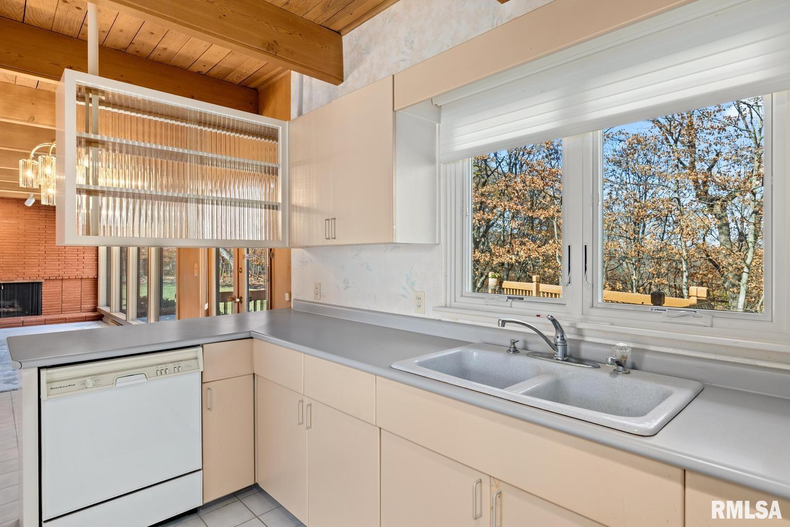 9169 North Picture Ridge Road Peoria, IL 61615 - Photo 15 of 48 Gallery Image 15