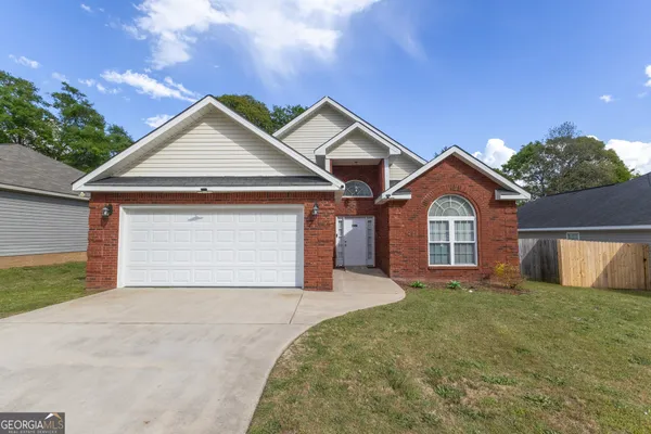 $259,000 | 304 Laurel Woods Drive, Warner Robins, GA 31088