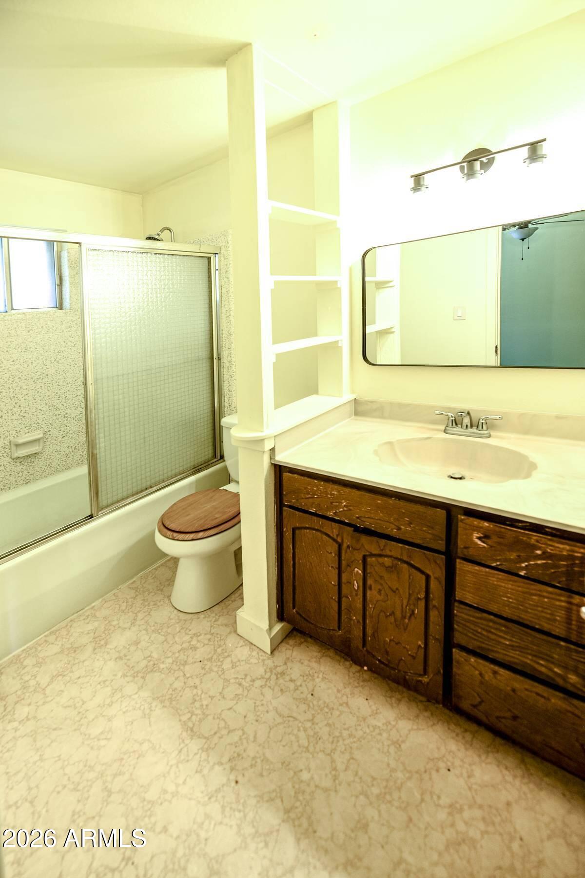 8440 South Springfield Road Globe, AZ 85501 - Photo 26 of 47 PRIMARY BATHROOM
