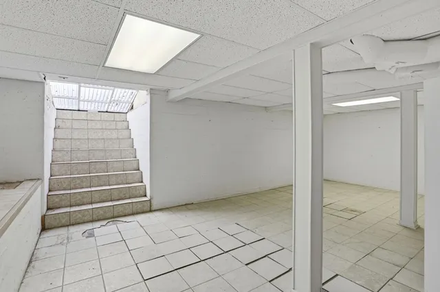 a view of a back yard of the building