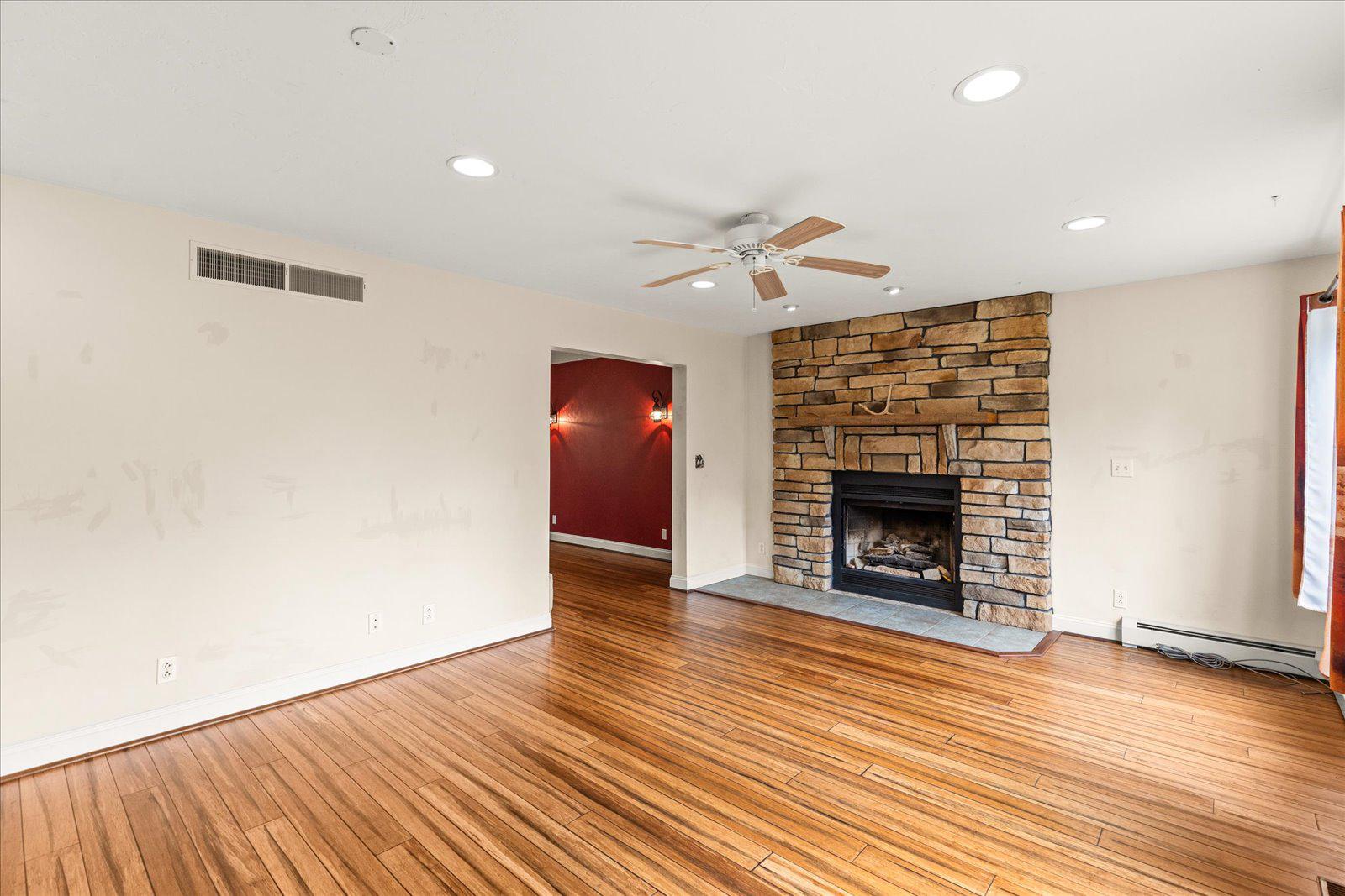 333 Newcomer Road Windsor, PA 17366 - Photo 9 of 112 Family room