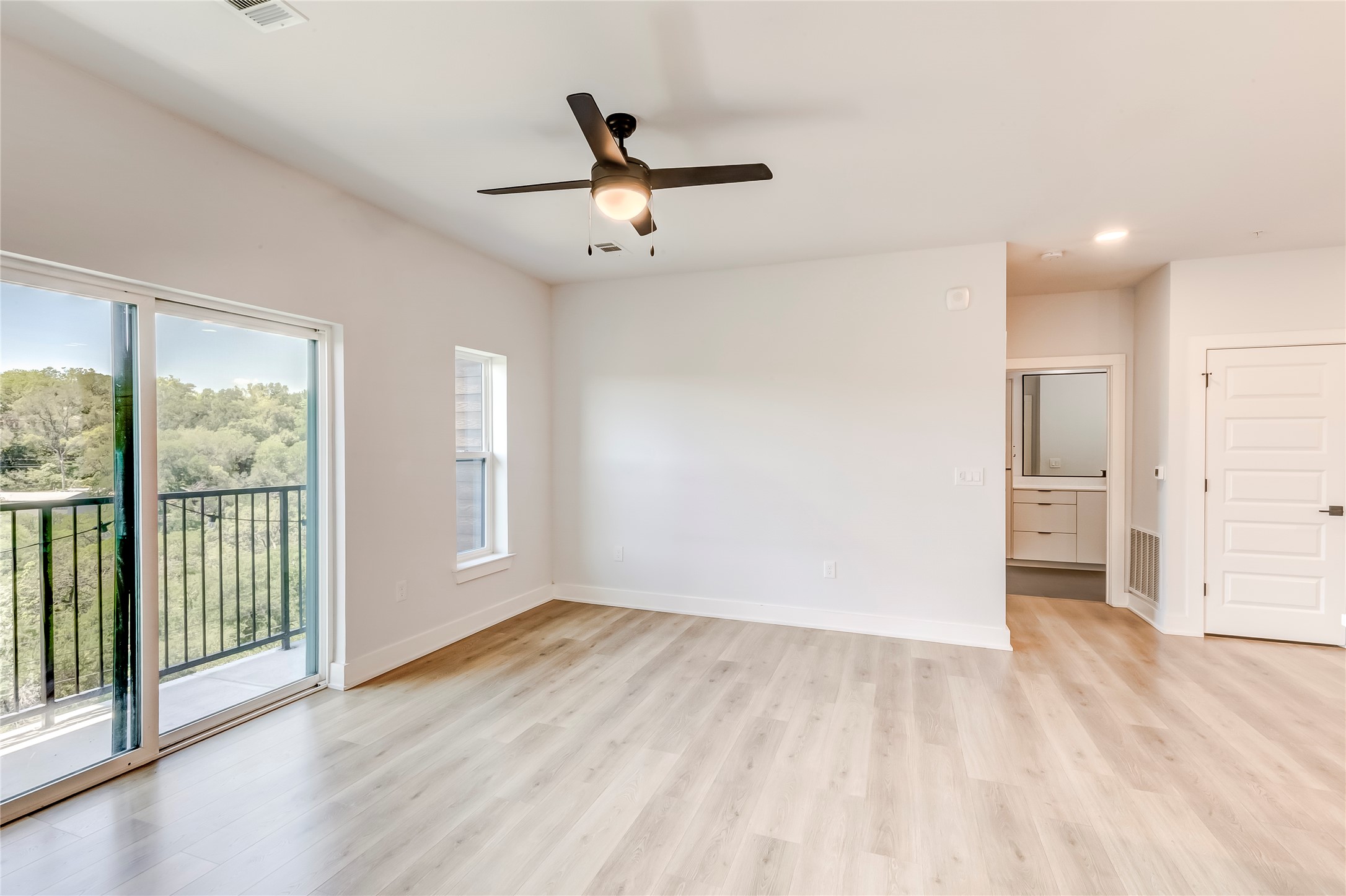 2500 Longview Street, Unit 402 Austin, TX 78705 - Photo 4 of 27