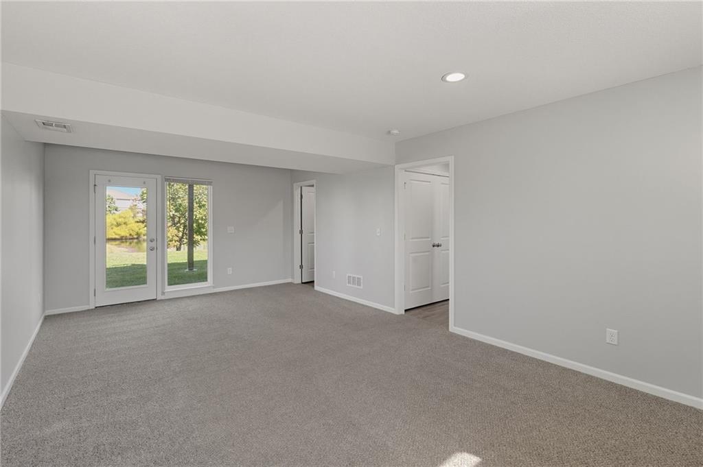 21708 North Ridge Peculiar, MO 64078 - Photo 17 of 39