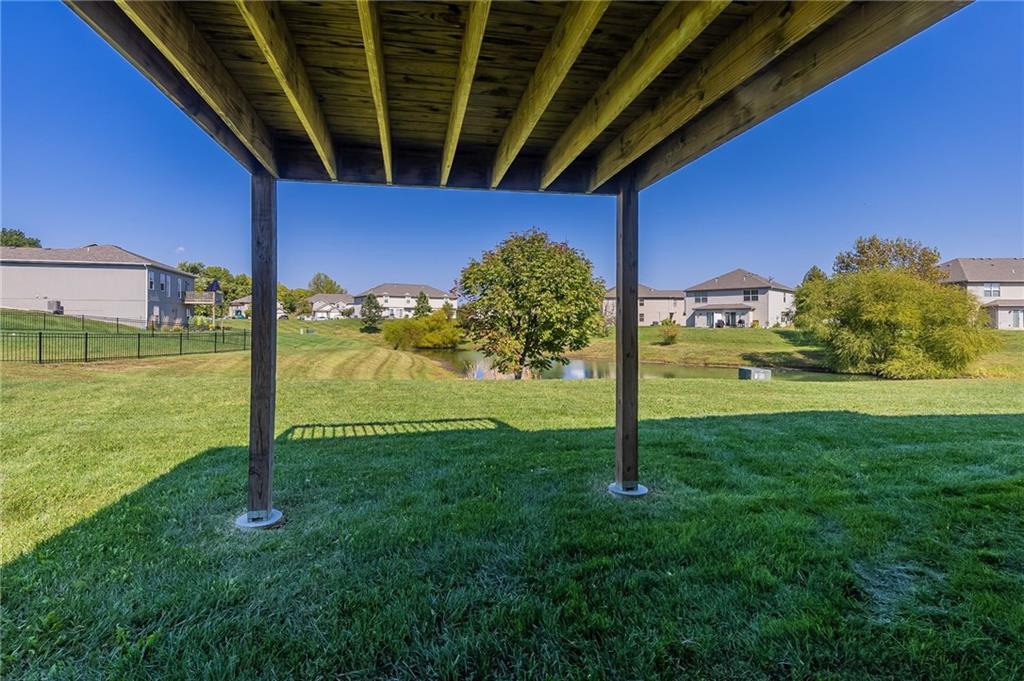 21708 North Ridge Peculiar, MO 64078 - Photo 36 of 39