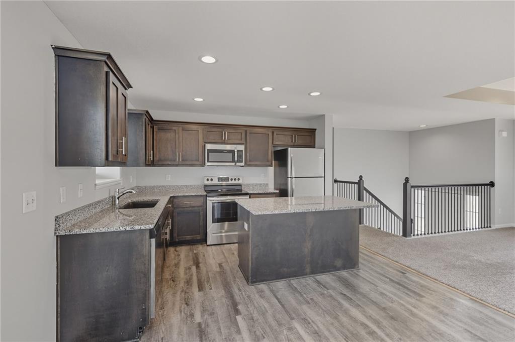 21708 North Ridge Peculiar, MO 64078 - Photo 8 of 39