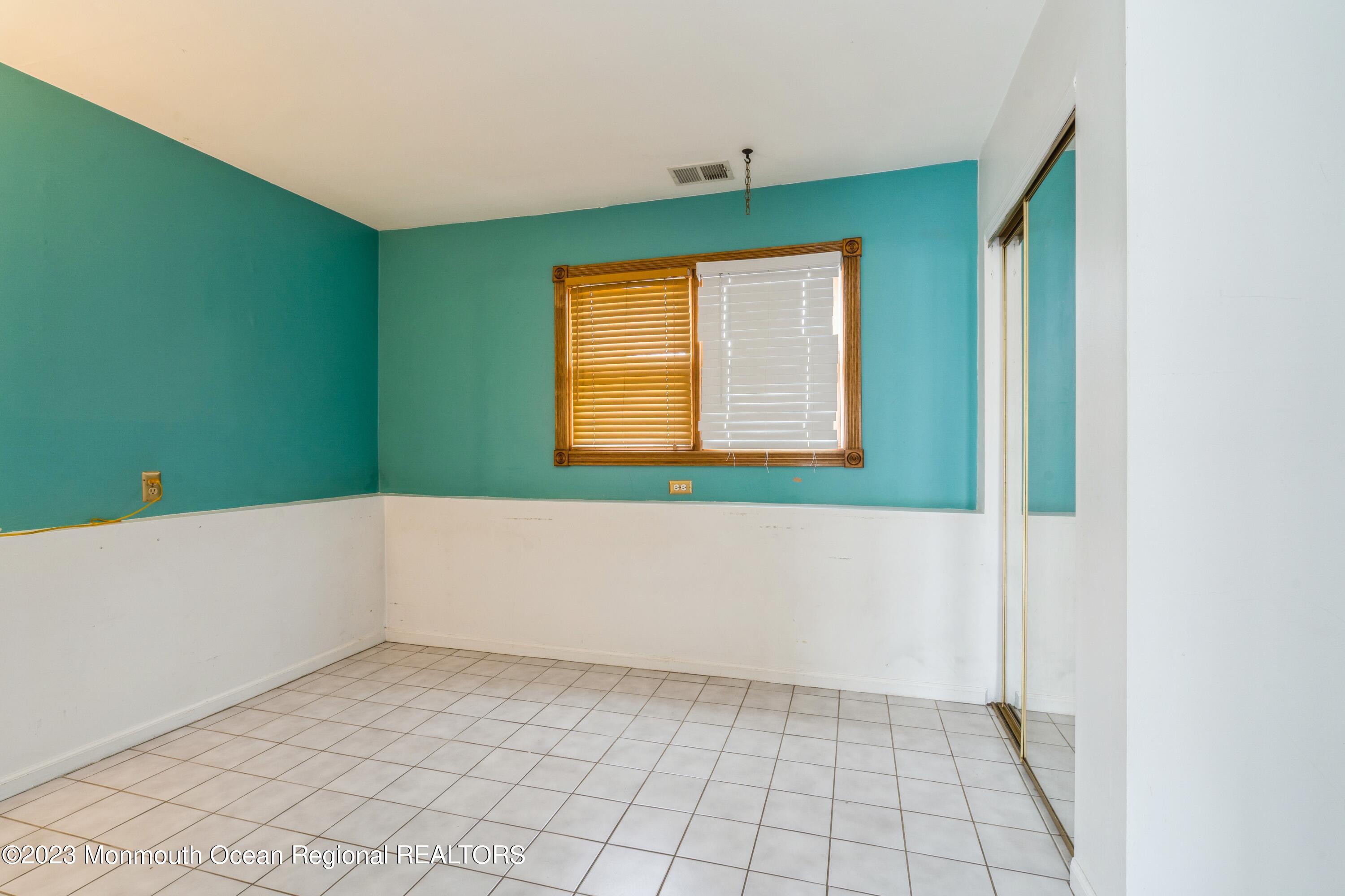 37 Pine Tree Drive Bayville, NJ 08721 - Photo 19 of 24 19_37PineTreeDr_2025_HiRes