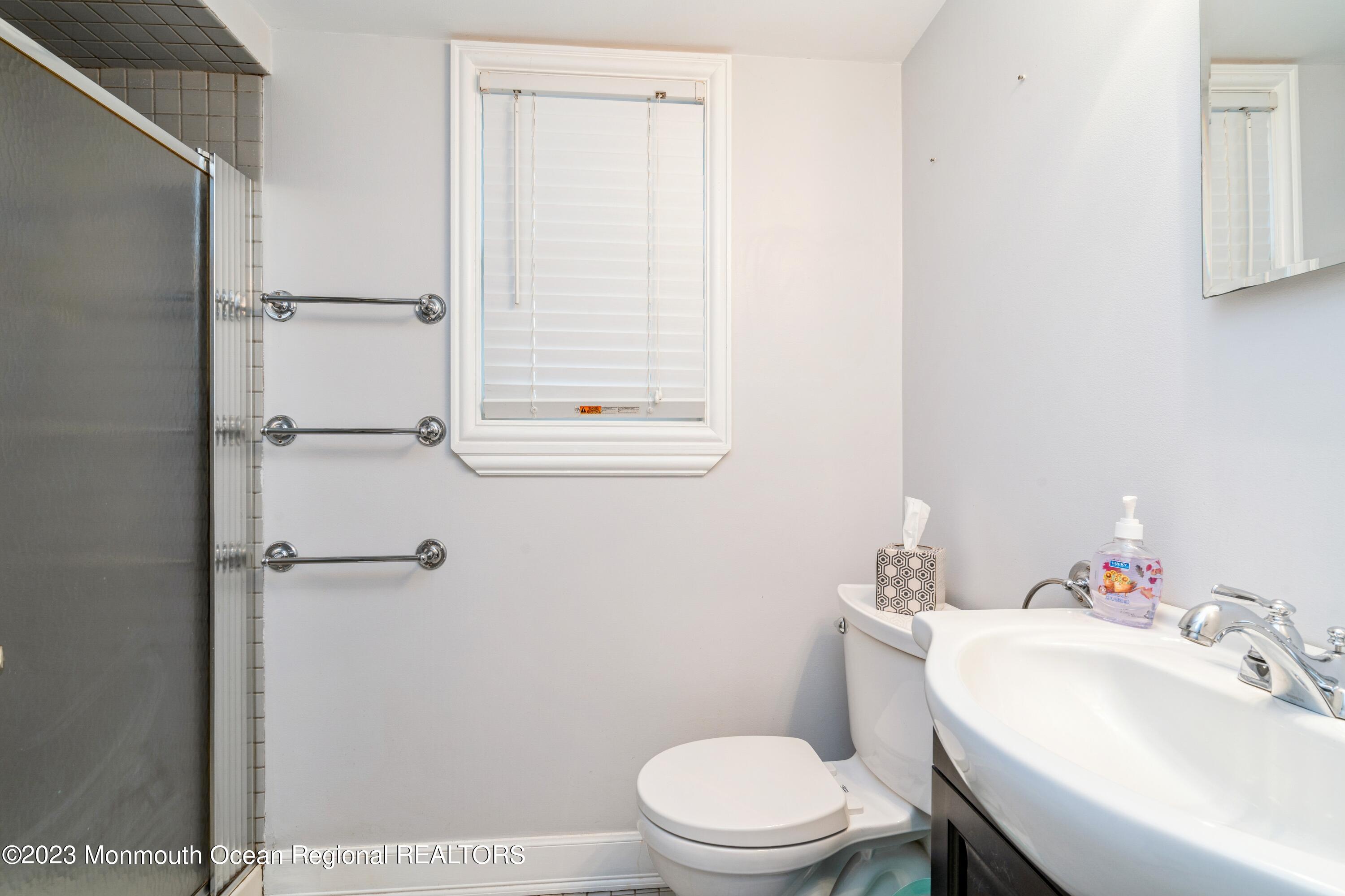 37 Pine Tree Drive Bayville, NJ 08721 - Photo 21 of 24 21_37PineTreeDr_2027_HiRes