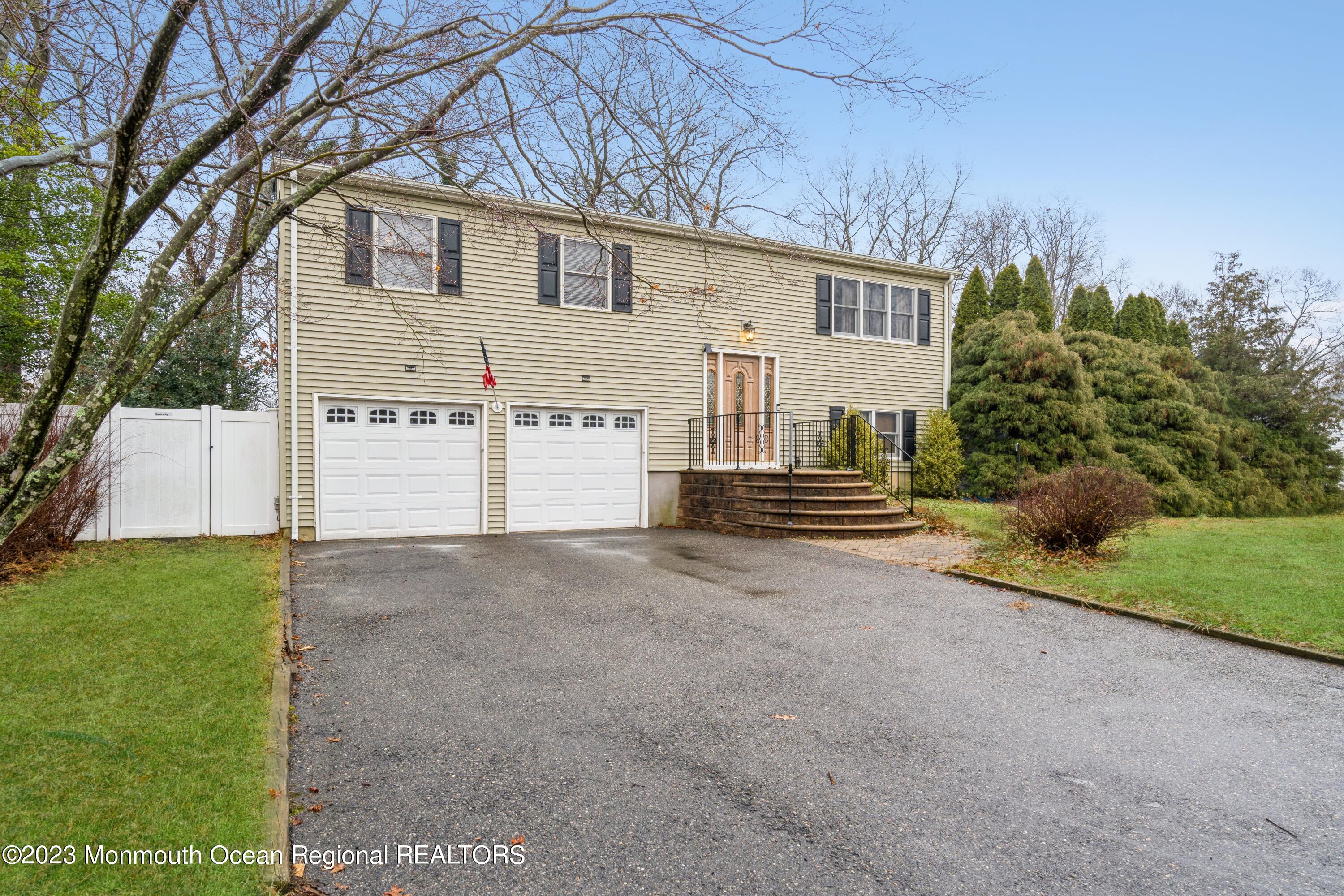 37 Pine Tree Drive Bayville, NJ 08721 - Photo 3 of 24 03_37PineTreeDr_2005_HiRes
