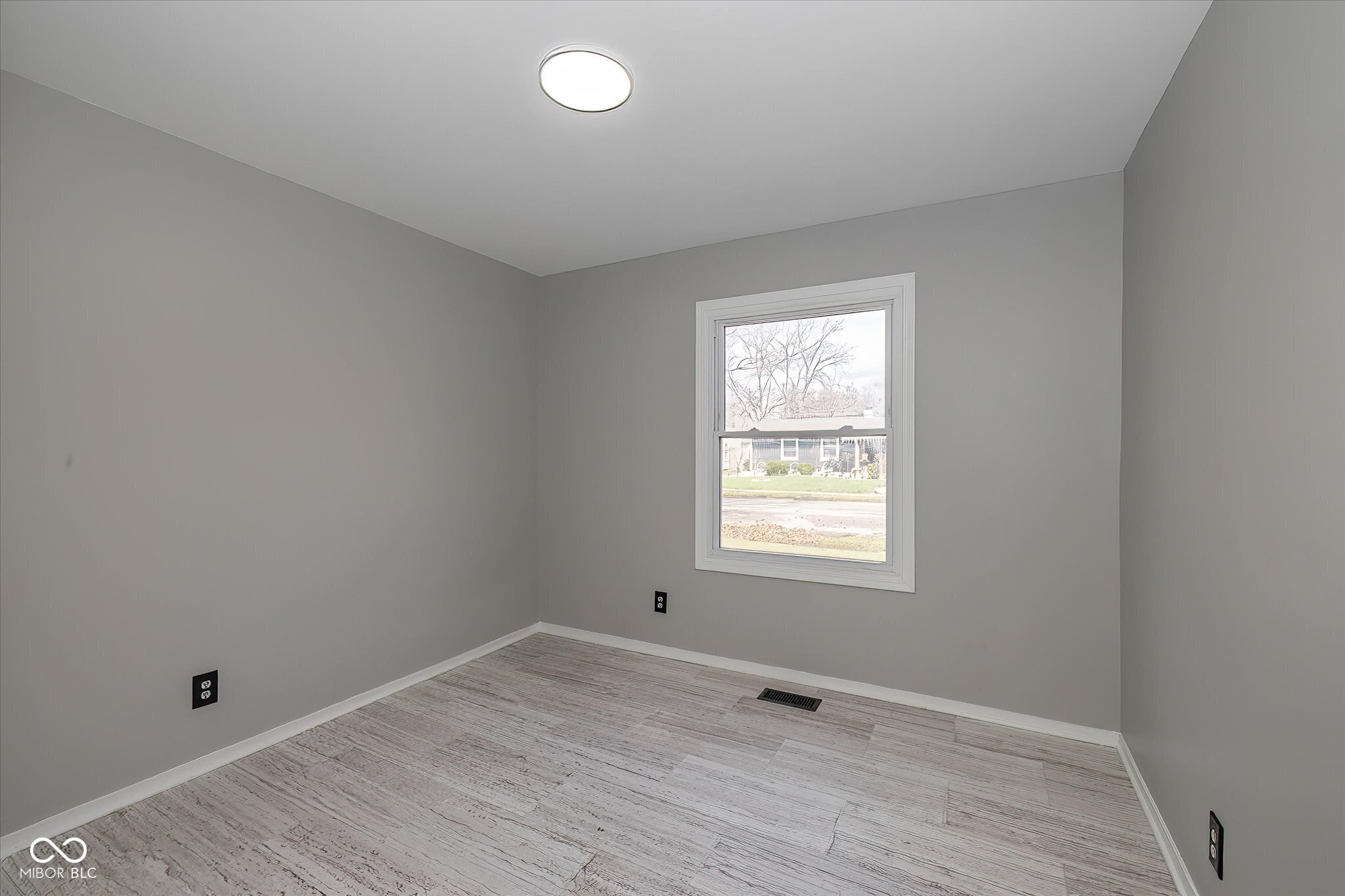 8115 Barry Road Indianapolis, IN 46219 - Photo 12 of 17