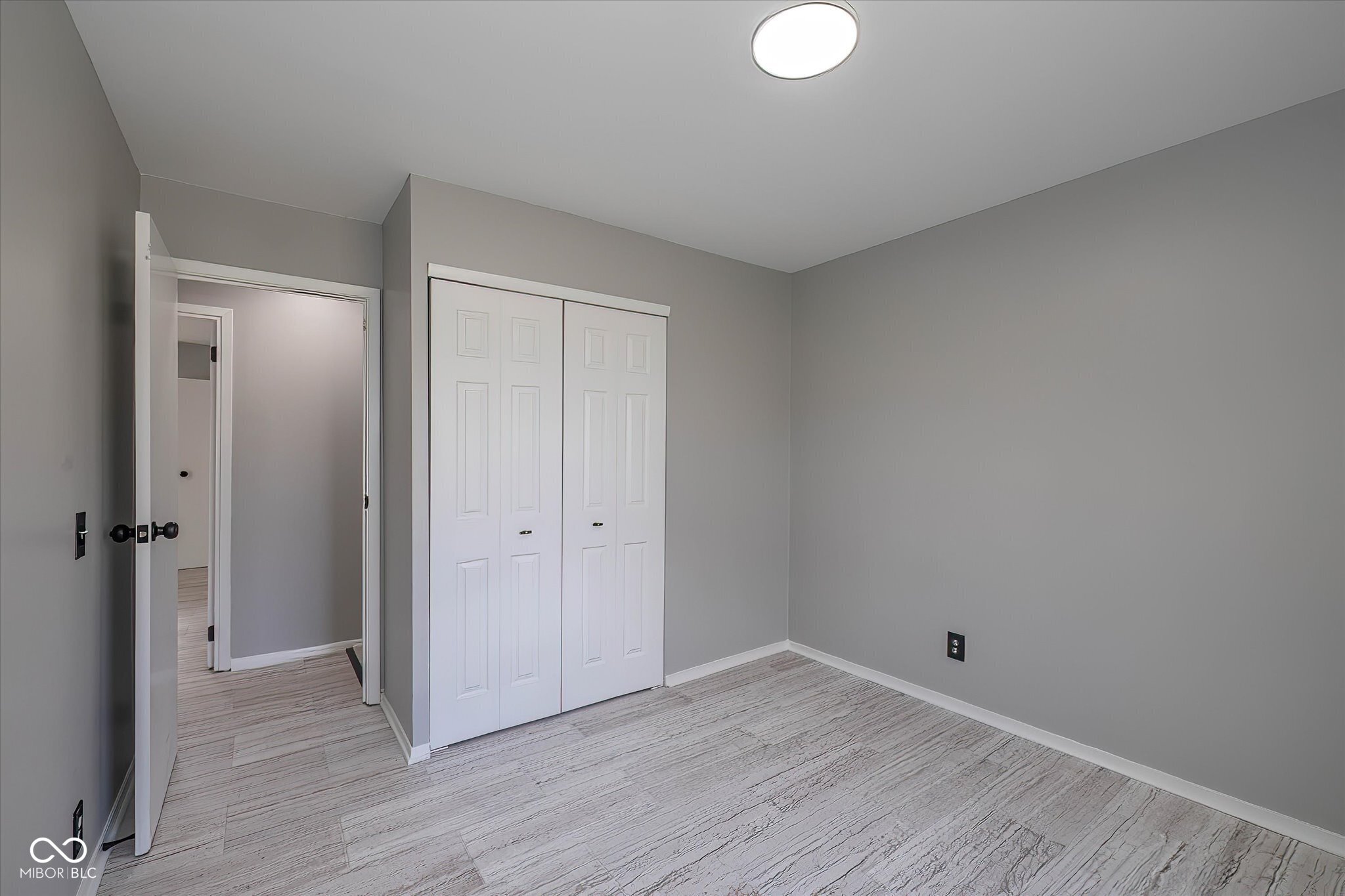 8115 Barry Road Indianapolis, IN 46219 - Photo 13 of 17