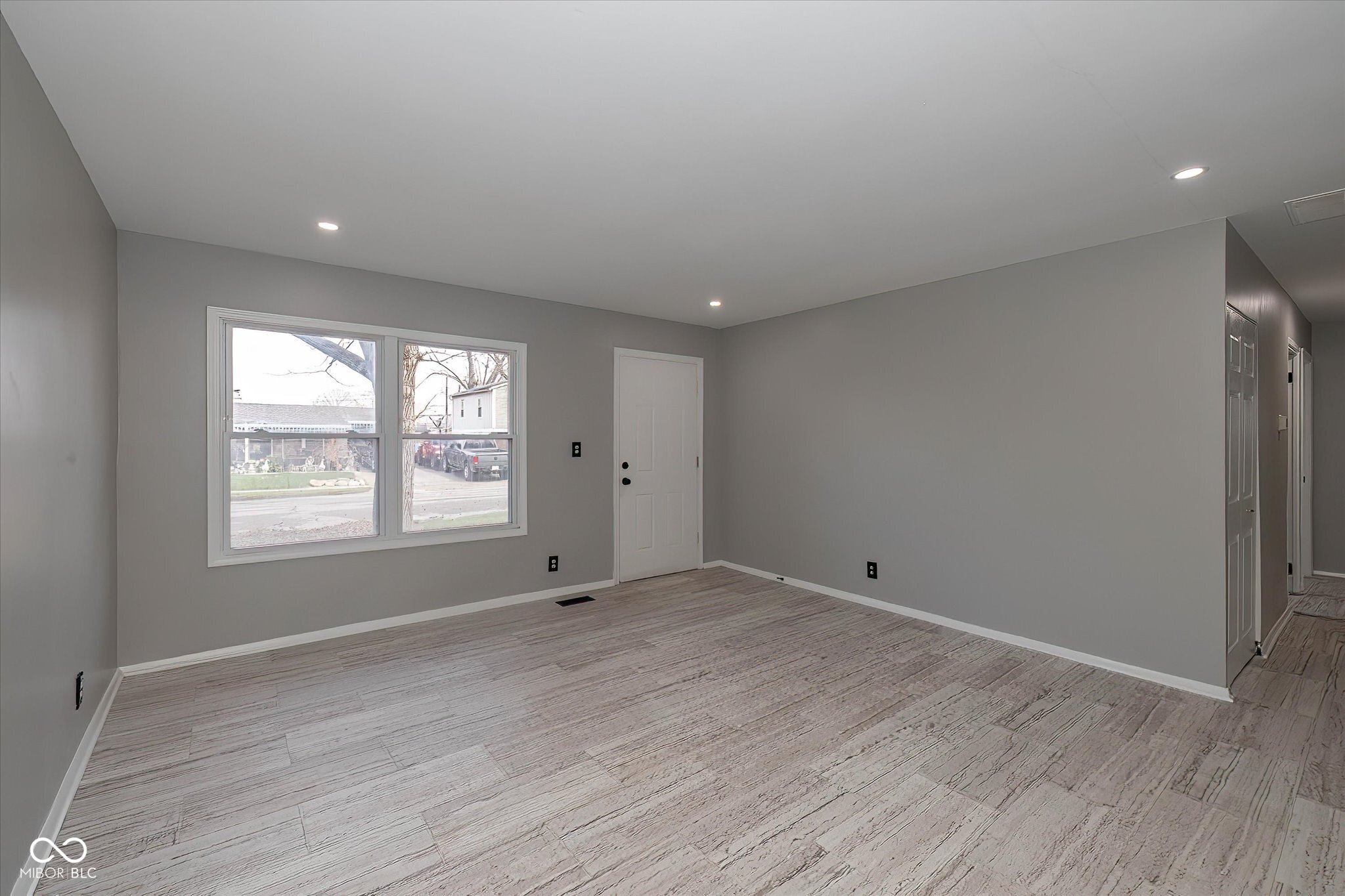 8115 Barry Road Indianapolis, IN 46219 - Photo 2 of 17