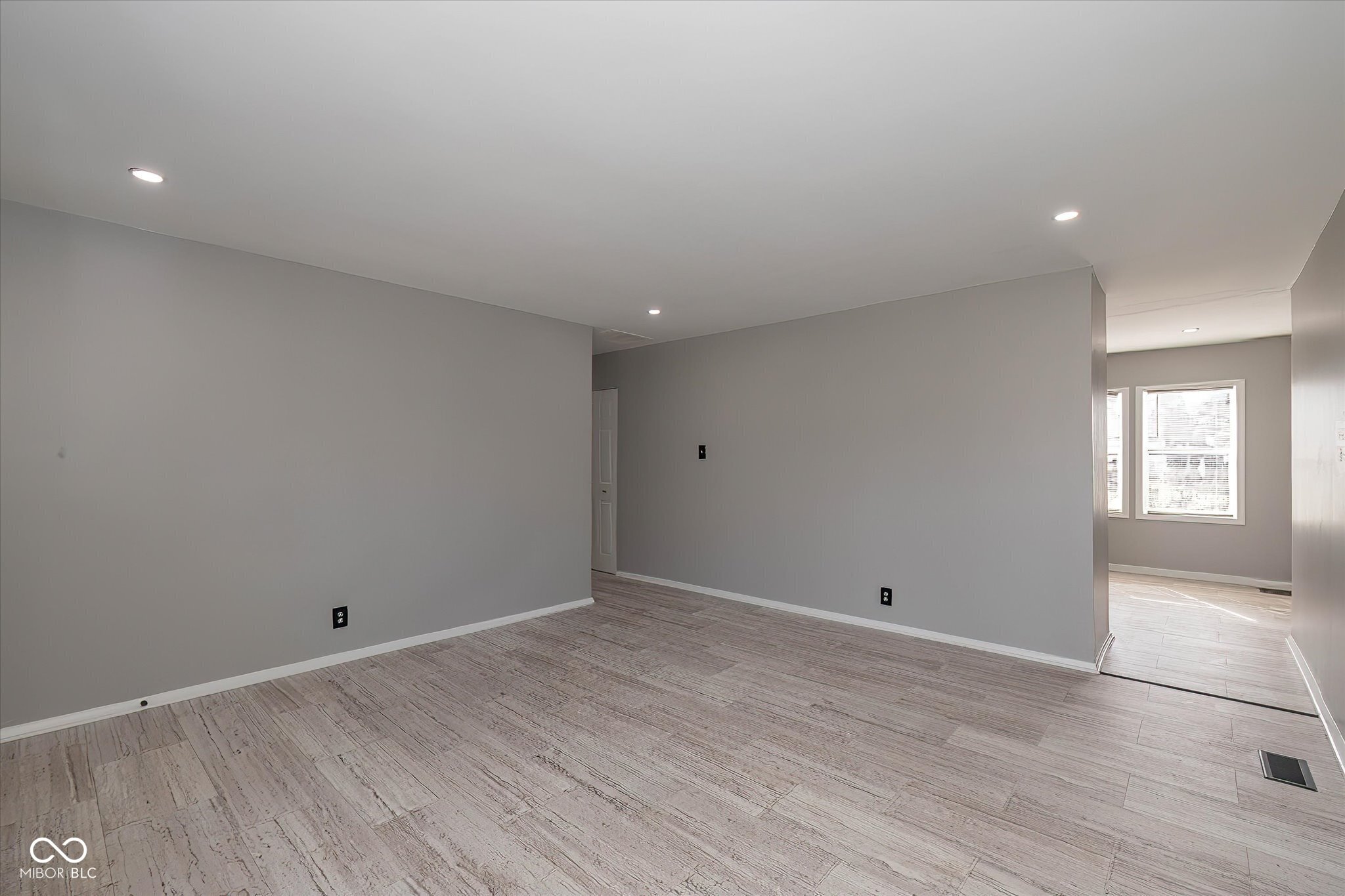 8115 Barry Road Indianapolis, IN 46219 - Photo 3 of 17
