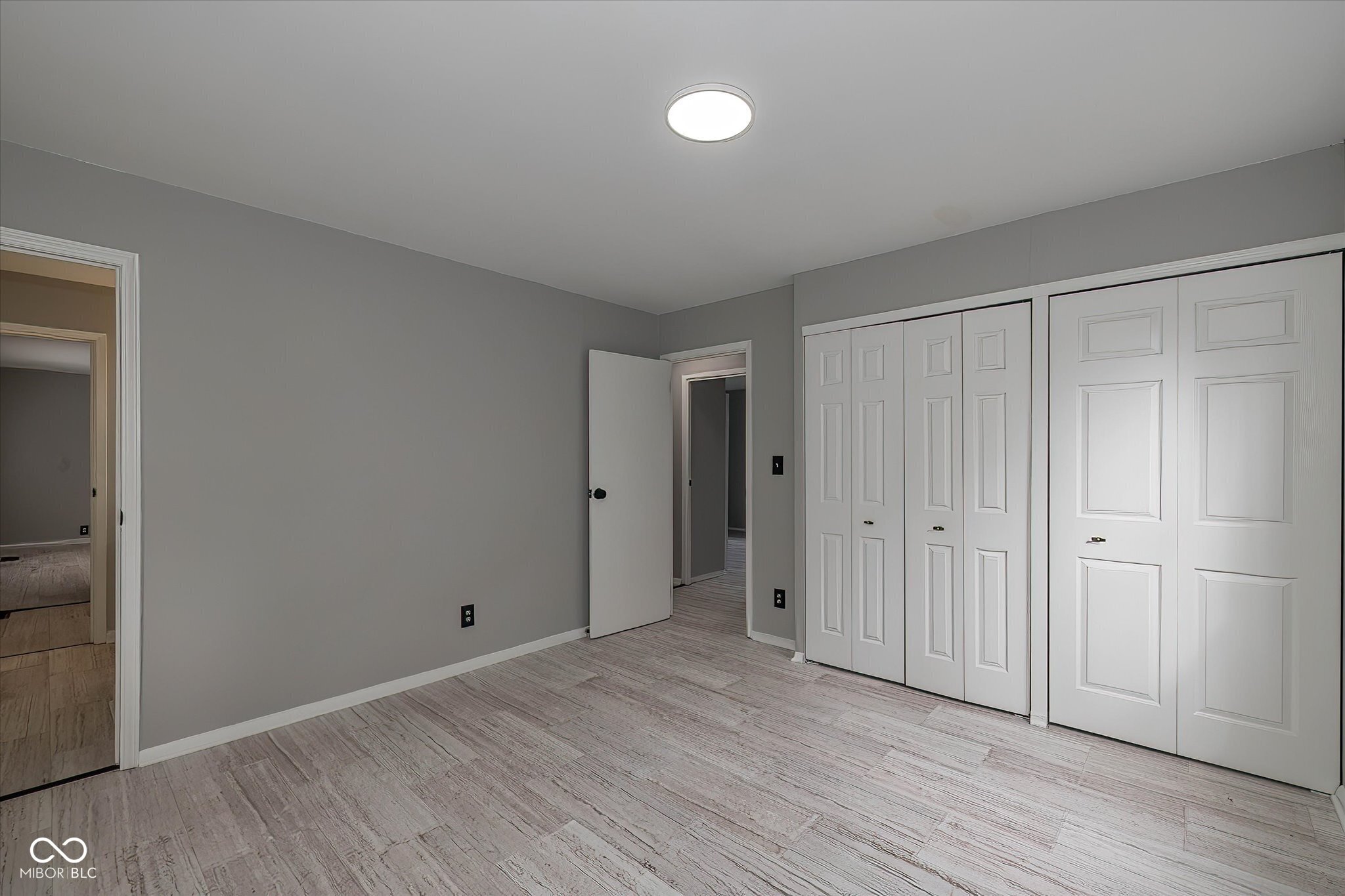 8115 Barry Road Indianapolis, IN 46219 - Photo 7 of 17