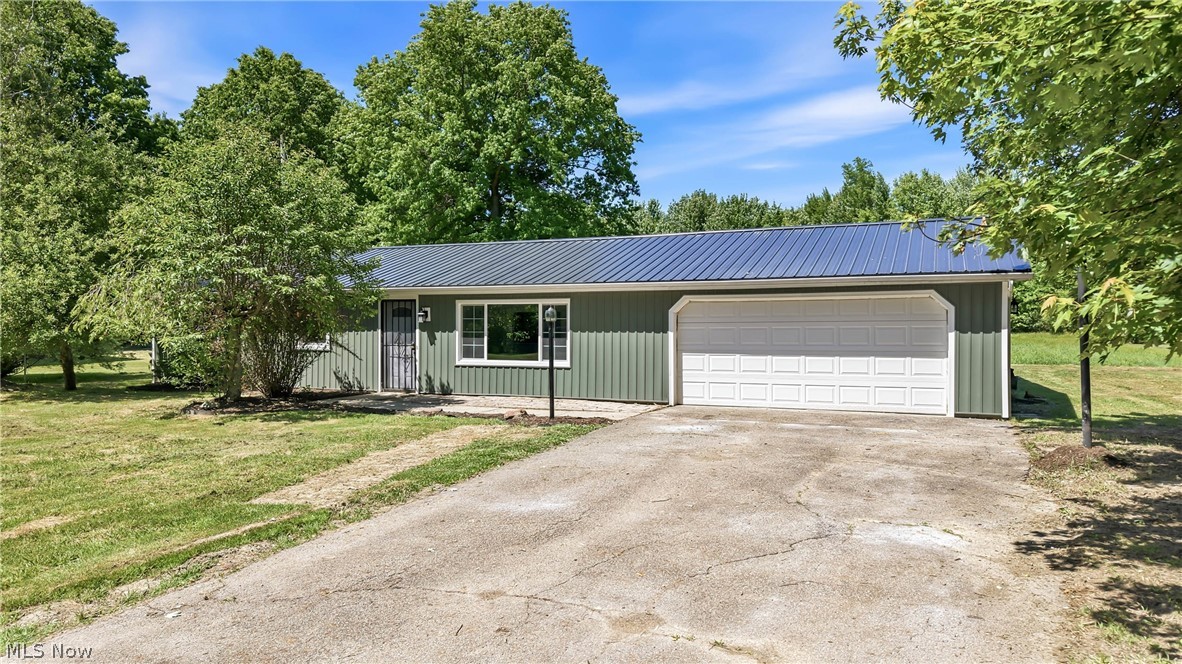 5423 Thompson Clark Road Bristolville, OH 44402 - Photo 3 of 43