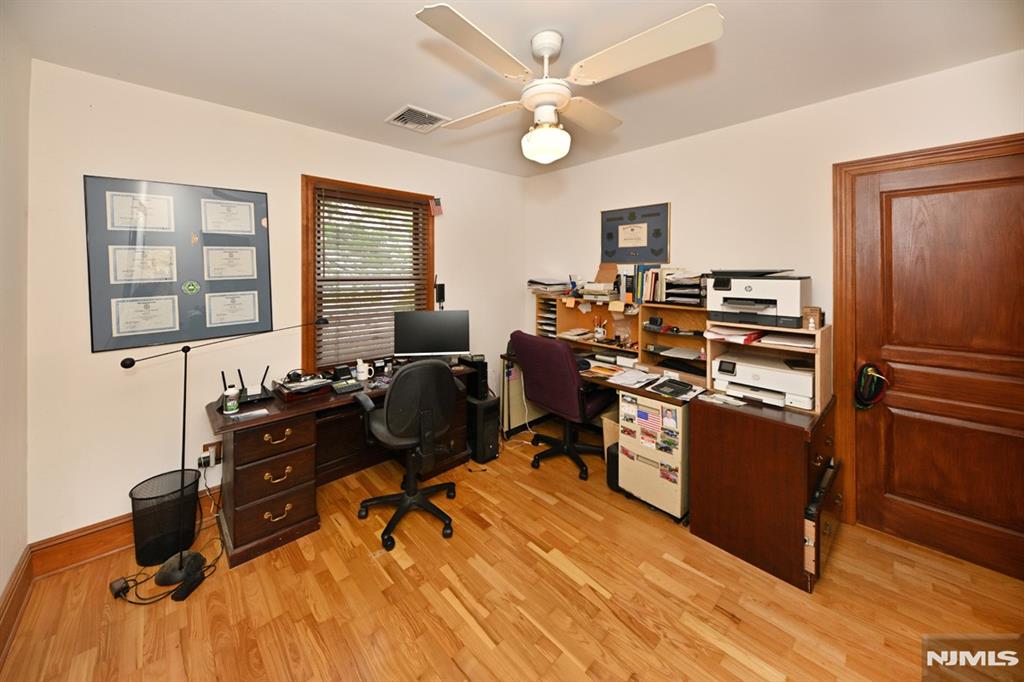 8 Myrtle Street Montvale, NJ 07645 - Photo 22 of 38