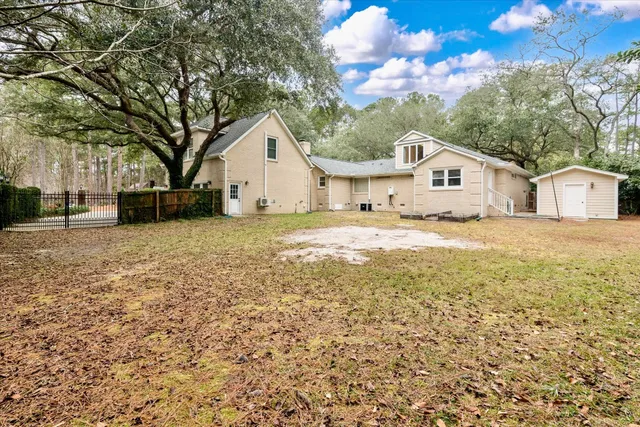 $875,000 | 100 Fairway Drive, Summerville, SC 29483